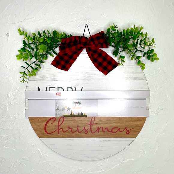 Merry Moments “Merry Christmas” Wooden Circle Hanging Sign - Picture 2 of 6